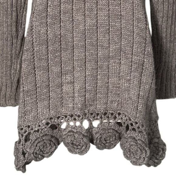 Vintage Taupe Gray Floral Faux Fur Trimmed Crochet Cardigan Toggle Closure XS/S - Picture 7 of 8